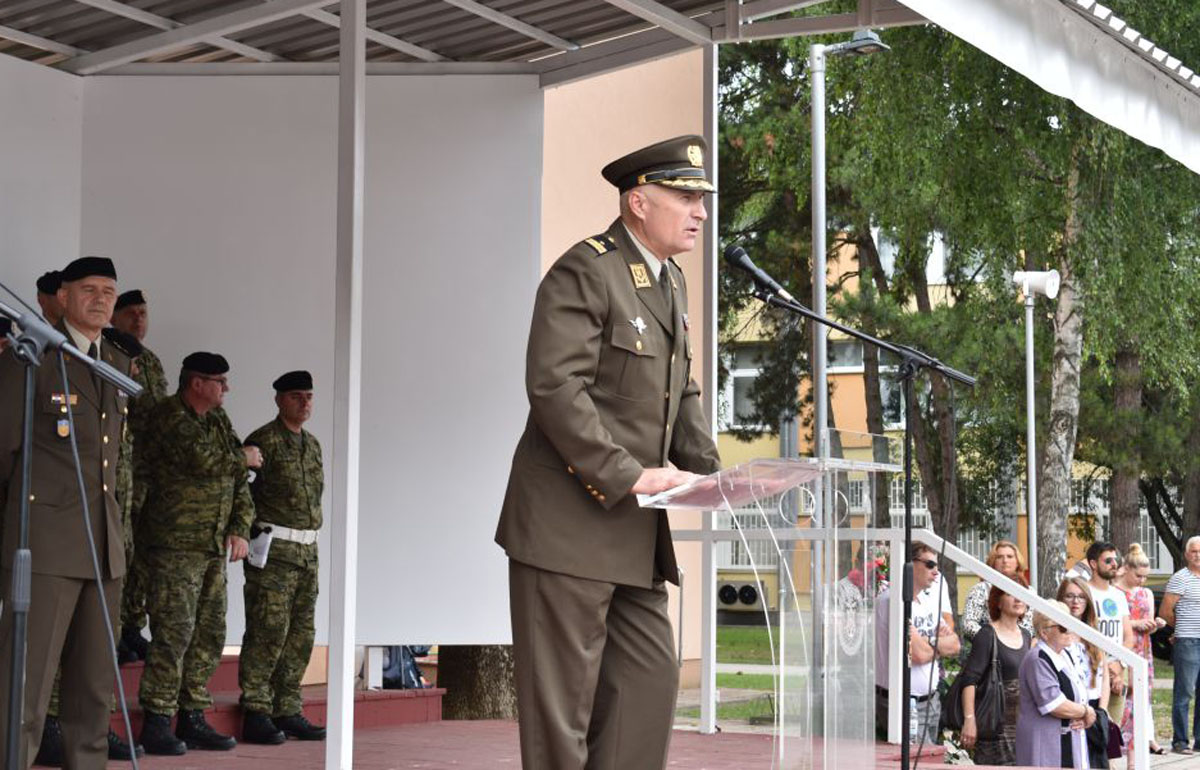 https://www.morh.hr/wp-content/gallery/zavrsen-tecaj-za-ovlastenu-sluzbenu-osobu-vojne-policije/vp_07062017_08.jpg