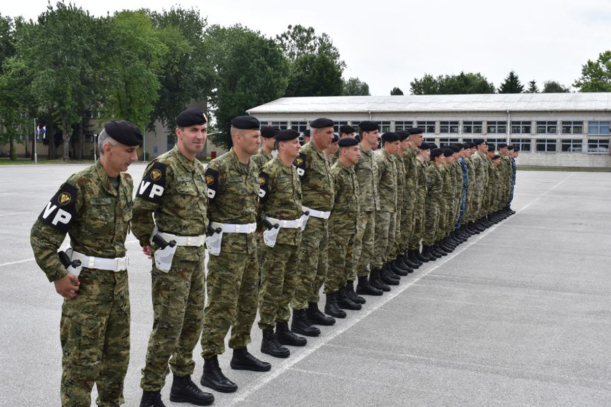 https://www.morh.hr/wp-content/gallery/zavrsen-tecaj-za-ovlastenu-sluzbenu-osobu-vojne-policije/vp_07062017_10.jpg