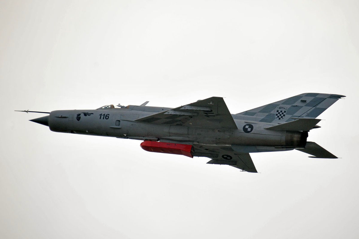 https://www.morh.hr/wp-content/gallery/zavrsena-obuka-pilota-aviona-mig-21-hrz-i-pzo-a-u-zemuniku/zemunik_07122015_04.jpg