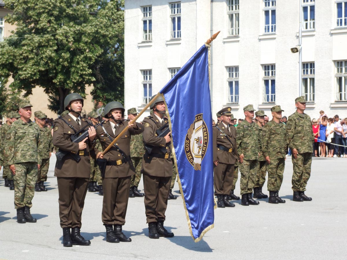 https://www.morh.hr/wp-content/gallery/zavrsena-prisega-11-narastaja-dragovoljnih-rocnika/pozega_19072013_04.jpg