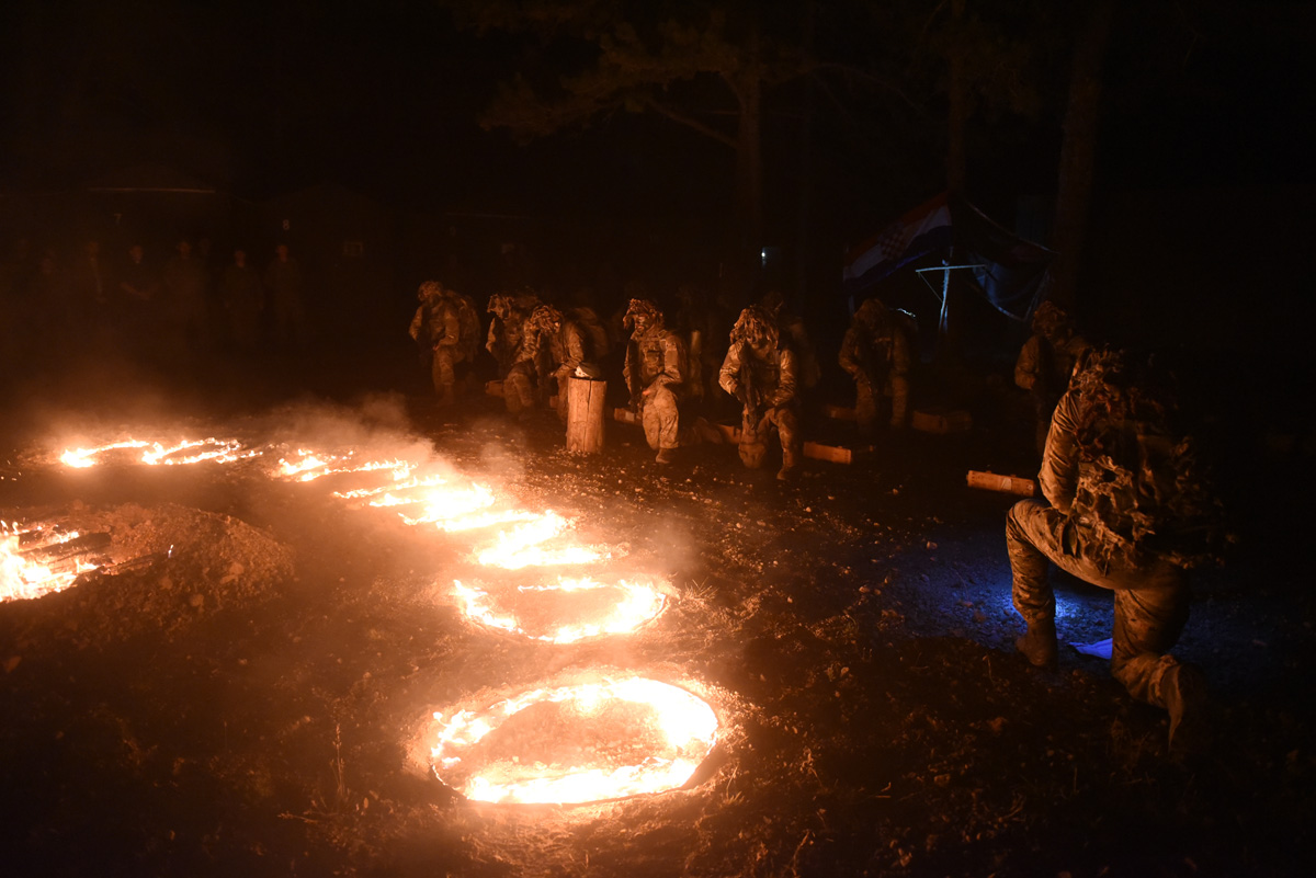 https://www.morh.hr/wp-content/gallery/zavrsena-temeljna-obuka-za-specijalna-djelovanja-zss-a-os-rh/dsc_7046.jpg