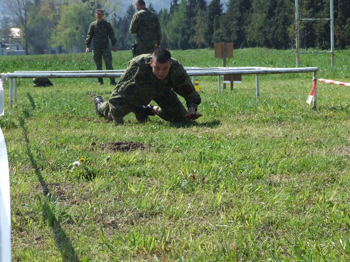 https://www.morh.hr/wp-content/gallery/zavrsetak-obuke-24-narastaja-dragovoljnih-rocnika/dragovoljni_rocnici_18042019_08.jpg