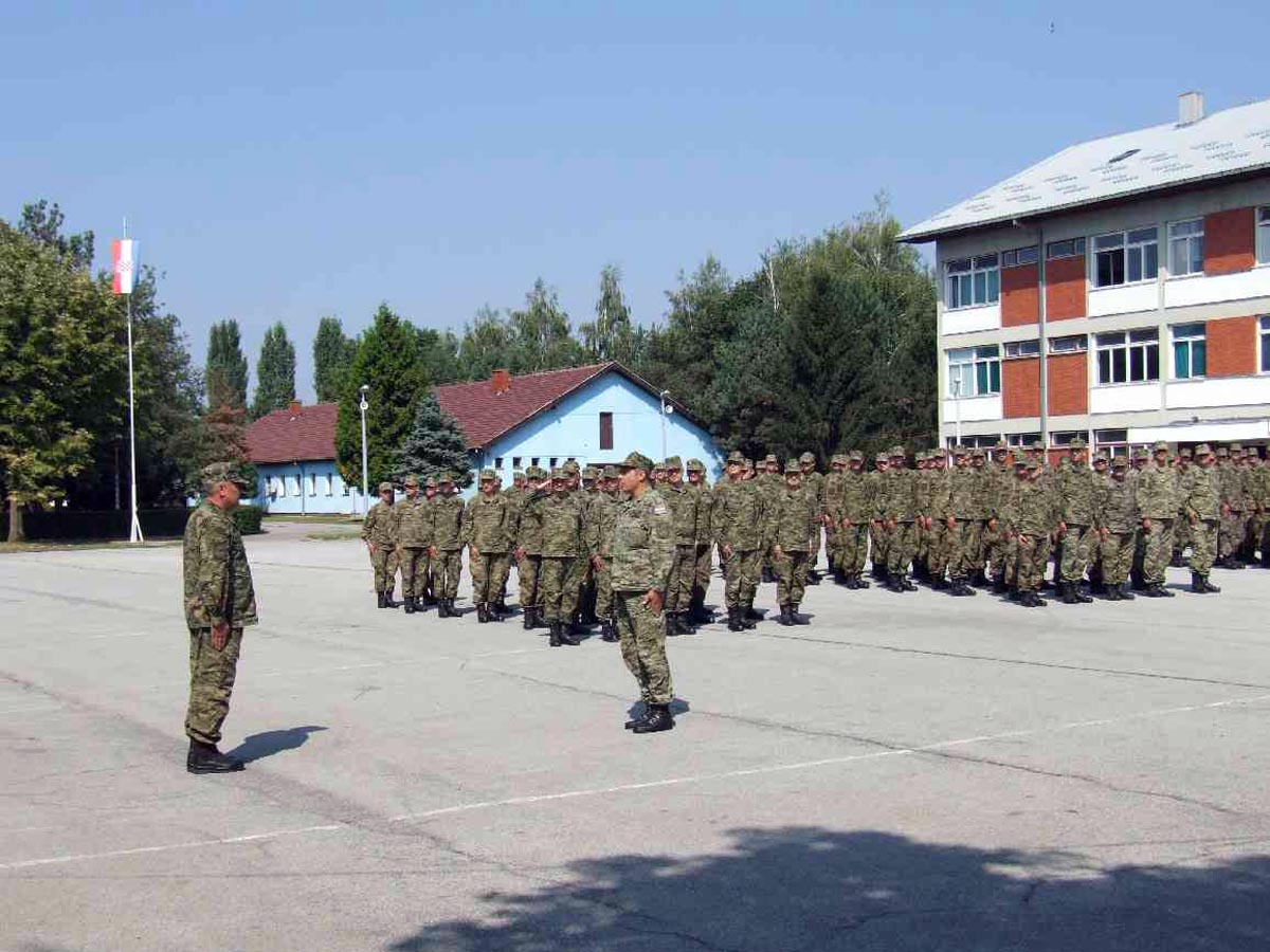 https://www.morh.hr/wp-content/gallery/zavrsetak-specijalisticke-obuke-u-pjesackoj-pukovniji/obuka_30082013_1.jpg