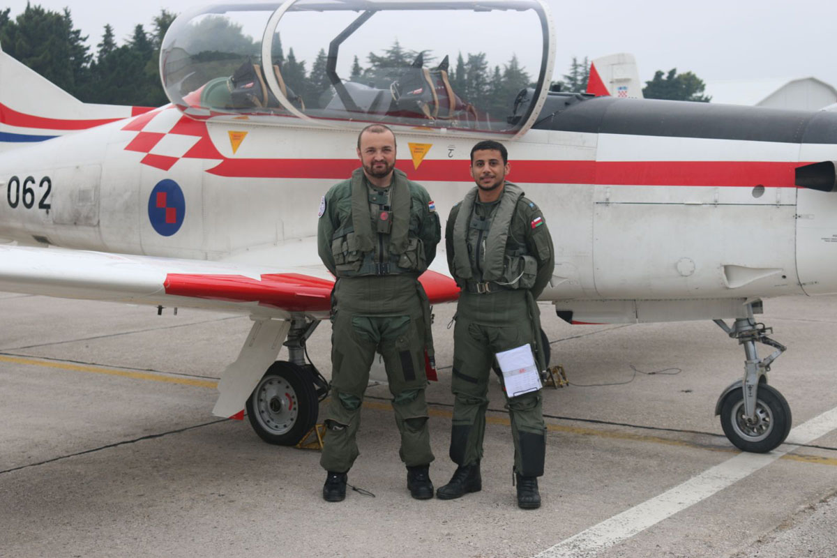 https://www.morh.hr/wp-content/gallery/zavrsilo-skolovanje-pilota-iz-sultanata-oman-u-zemuniku/piloti_08122015_07.jpg