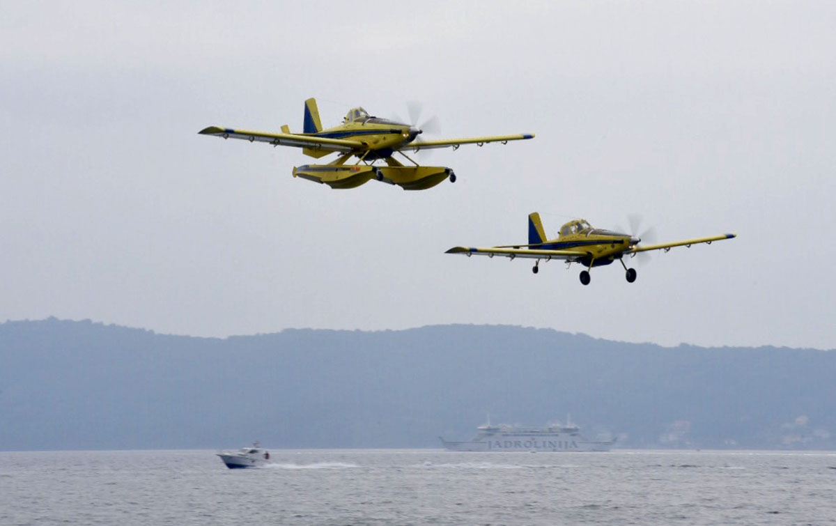 https://www.morh.hr/wp-content/gallery/zracne-akrobacije-iznad-zadarske-rive-povodom-dana-93-zb/krila_22032017_20.jpg