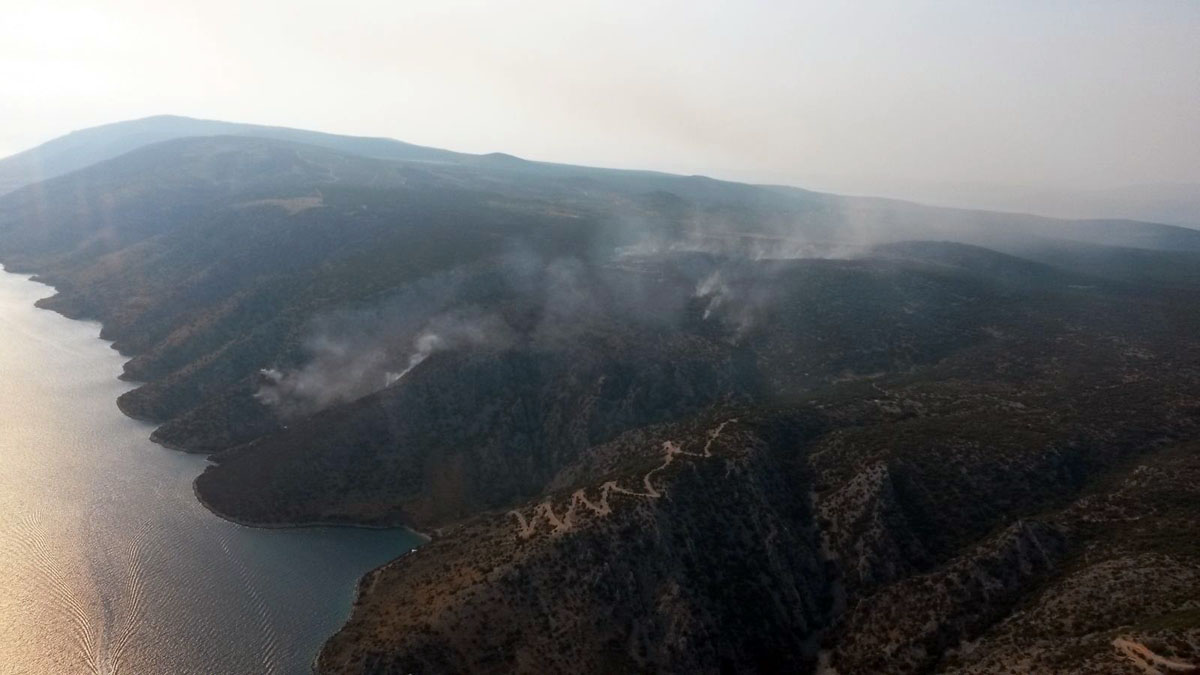 https://www.morh.hr/wp-content/gallery/zracne-snage-aktivne-u-gasenju-sest-pozara/brac_1_dan_2.jpg