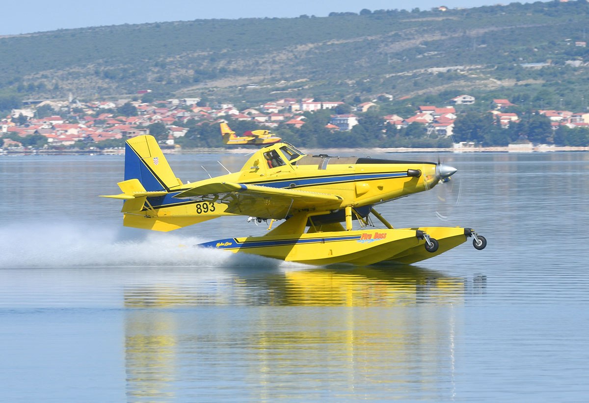 https://www.morh.hr/wp-content/gallery/zracne-snage-utrenirane-i-spremne-za-pp-sezonu-2019/pp_sezona_novigrad_21062019_03.jpg