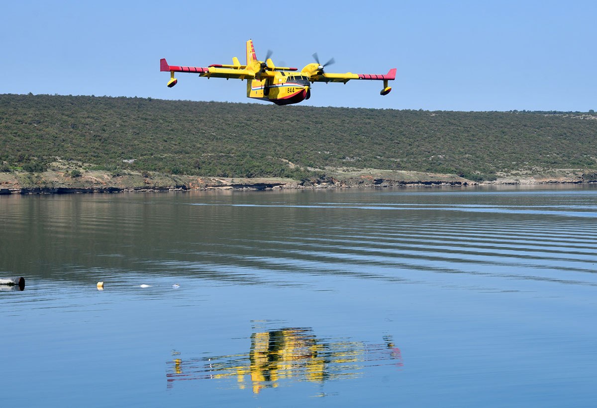 https://www.morh.hr/wp-content/gallery/zracne-snage-utrenirane-i-spremne-za-pp-sezonu-2019/pp_sezona_novigrad_21062019_06.jpg