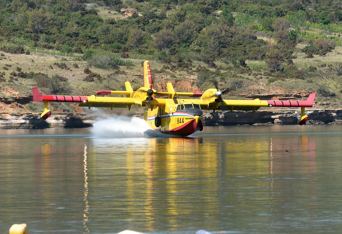 https://www.morh.hr/wp-content/gallery/zracne-snage-utrenirane-i-spremne-za-pp-sezonu-2019/pp_sezona_novigrad_21062019_09.jpg