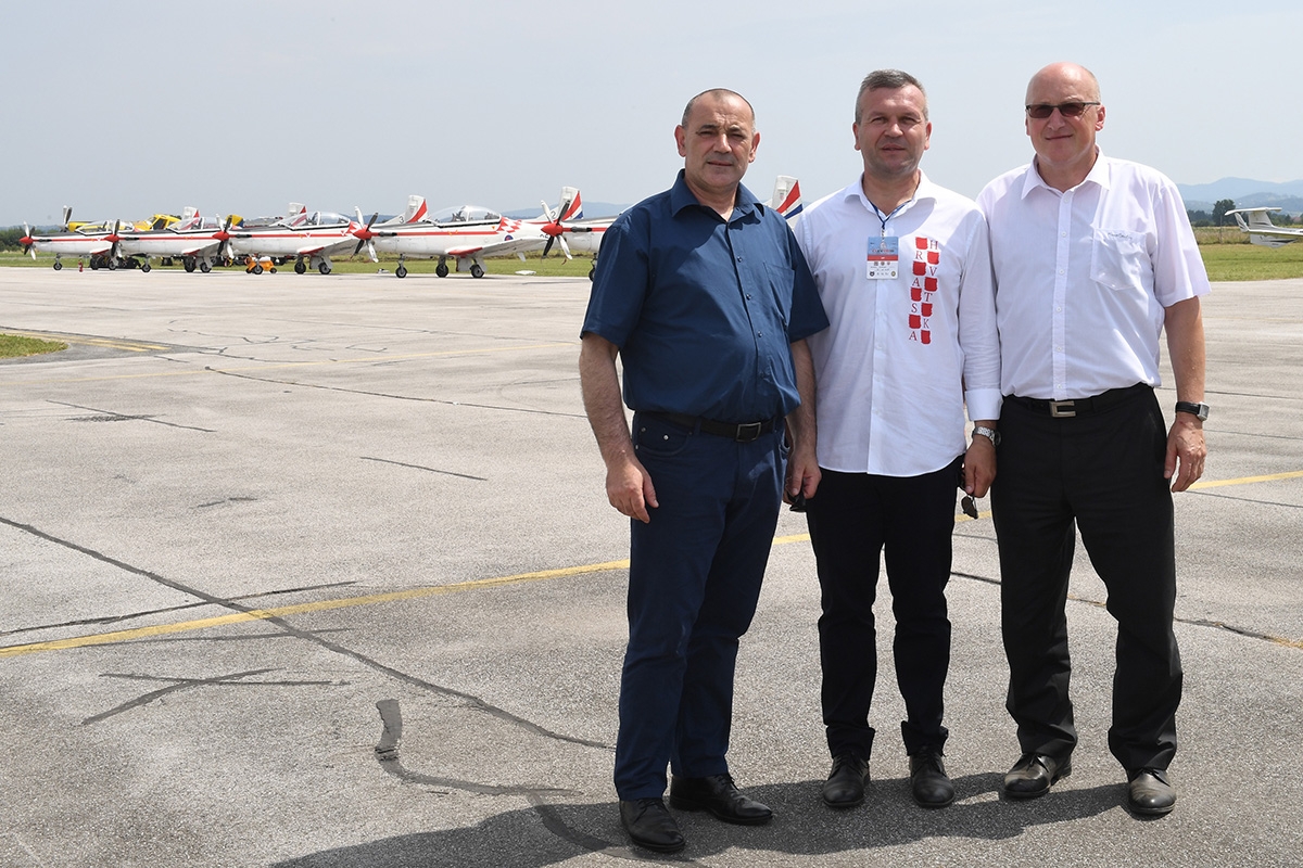 https://www.morh.hr/wp-content/gallery/zrakoplovi-hrz-a-na-aeromitingu-u-varazdinu/croatian_international_airshow_varazdin_21072018_210718_15.jpg