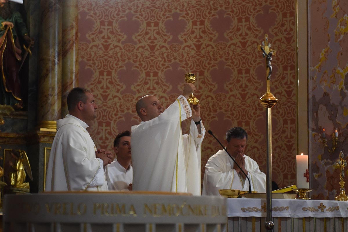 https://www.morh.hr/wp-content/gallery/zrakoplovi-hrz-a-na-xxi-rudijevim-susretima-u-gornjoj-stubici/rudi_13052018_06.jpg