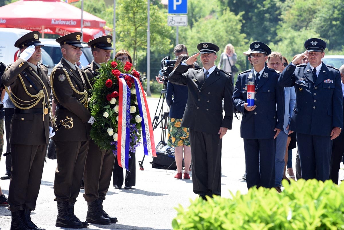 https://www.morh.hr/wp-content/gallery/zrakoplovi-hrz-a-na-xxi-rudijevim-susretima-u-gornjoj-stubici/rudi_13052018_10.jpg