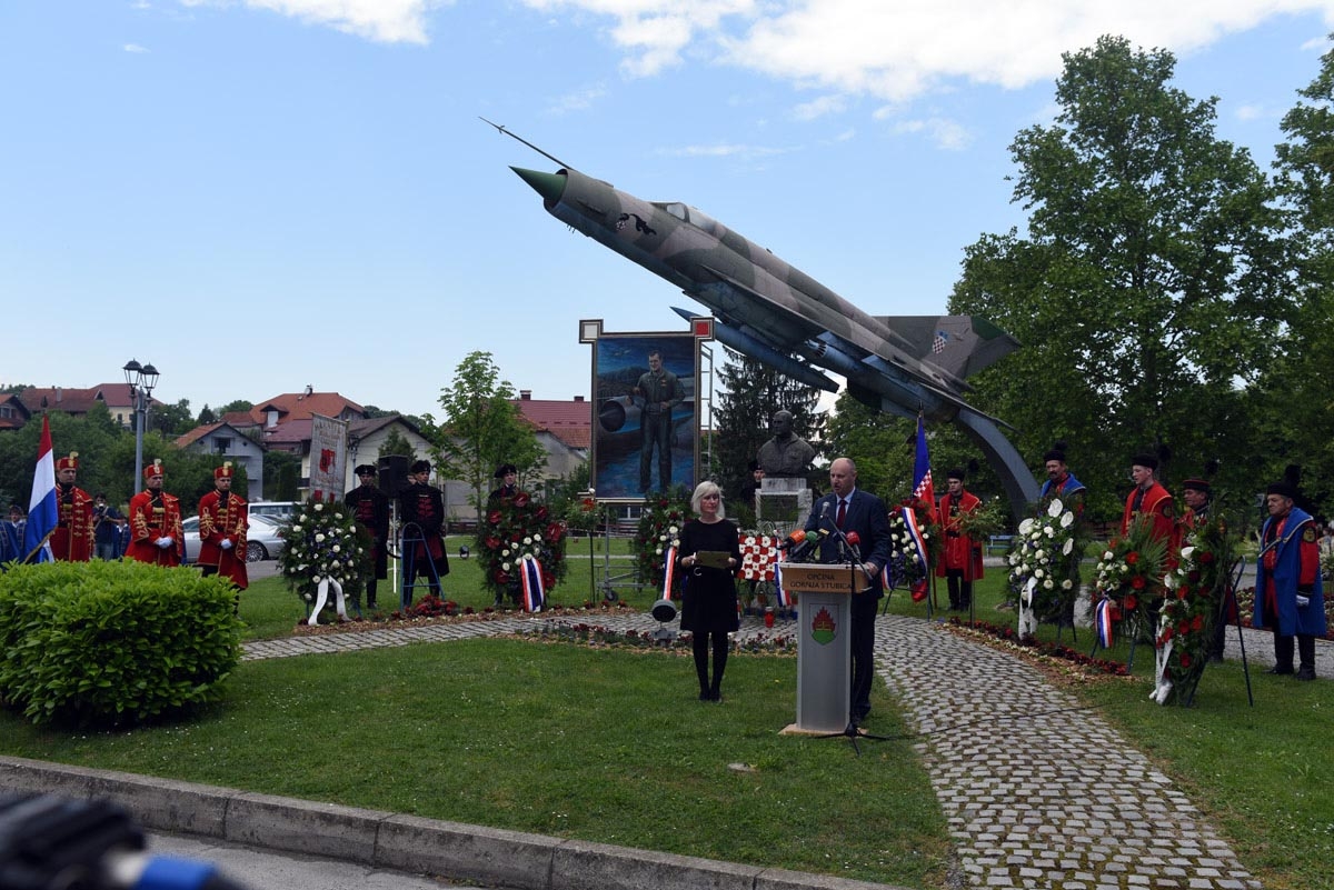 https://www.morh.hr/wp-content/gallery/zrakoplovi-hrz-a-na-xxi-rudijevim-susretima-u-gornjoj-stubici/rudi_13052018_19.jpg