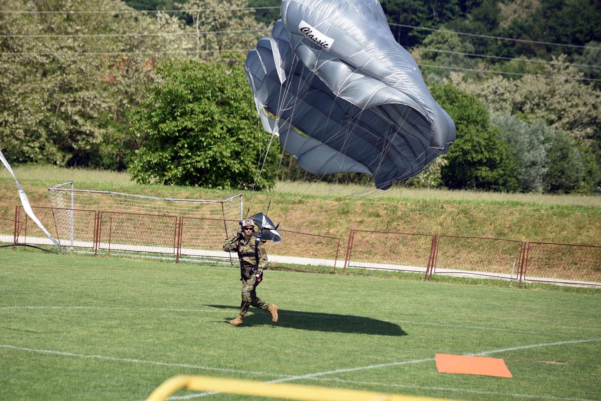 https://www.morh.hr/wp-content/gallery/zrakoplovi-hrz-a-na-xxi-rudijevim-susretima-u-gornjoj-stubici/rudi_13052018_29.jpg