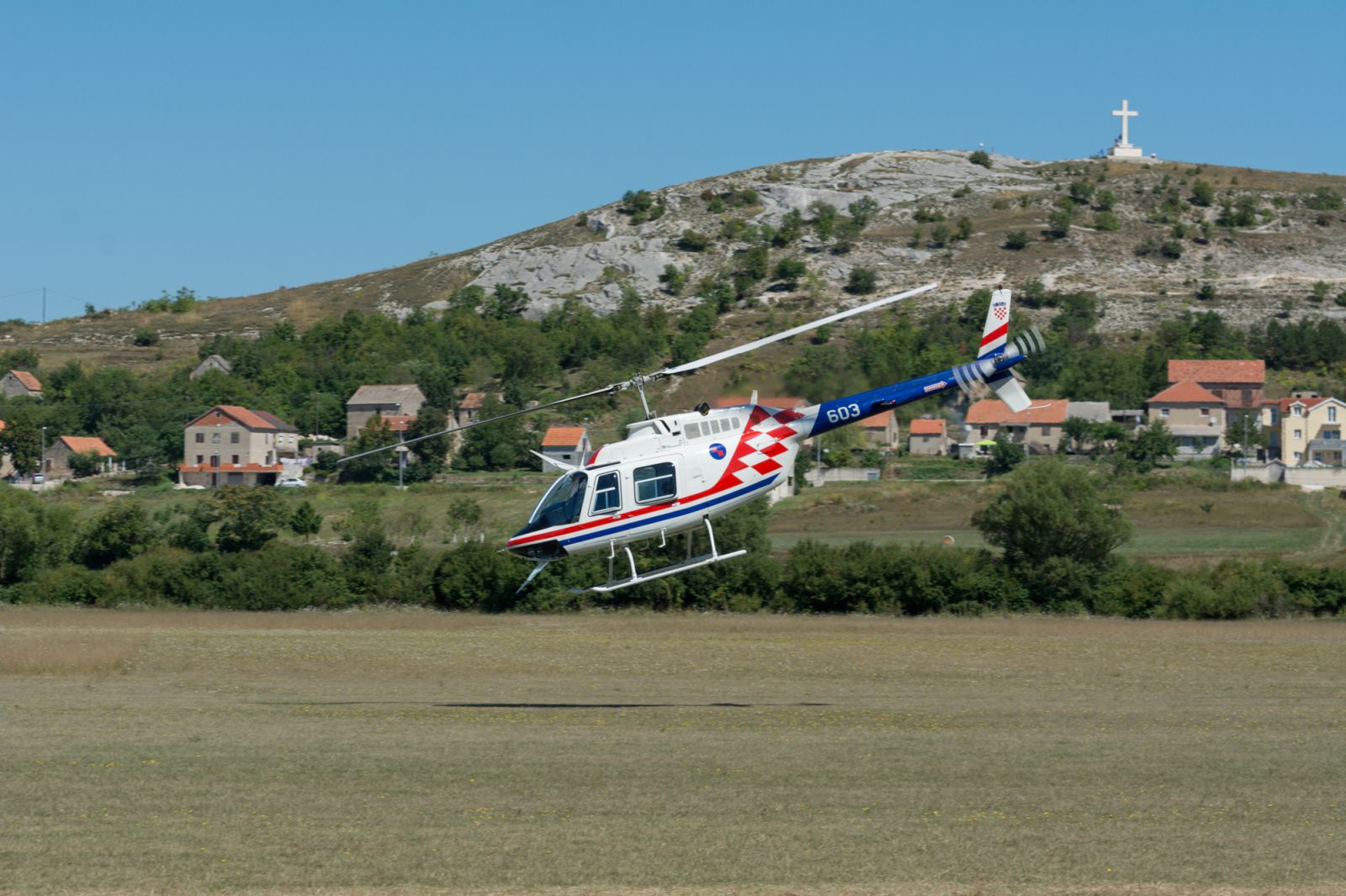 https://www.morh.hr/wp-content/gallery/zrakoplovi-hrz-i-pzo-a-na-air-show-sinj-2016/sinj_20082016_-11.jpg