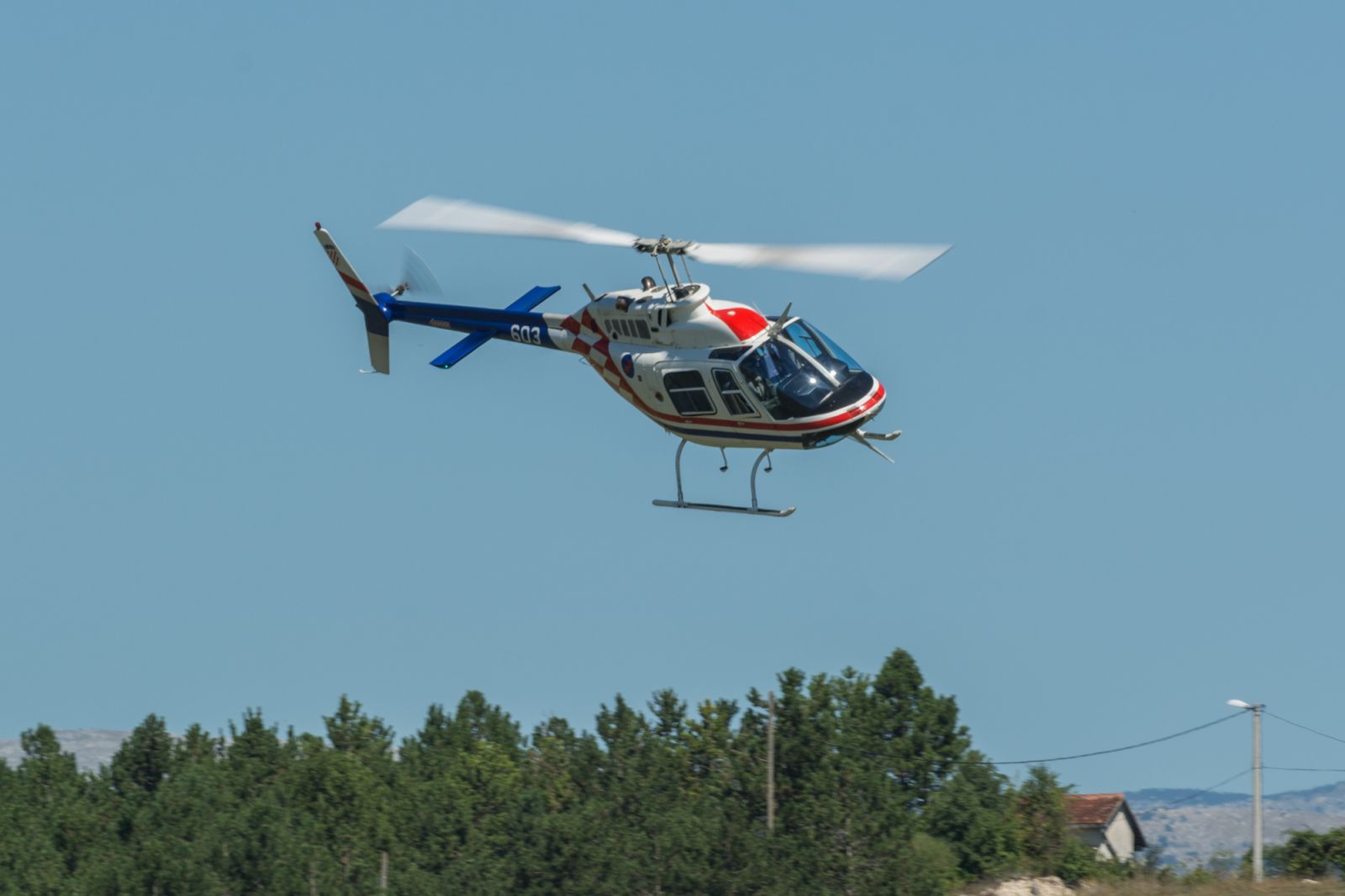 https://www.morh.hr/wp-content/gallery/zrakoplovi-hrz-i-pzo-a-na-air-show-sinj-2016/sinj_20082016_-12.jpg