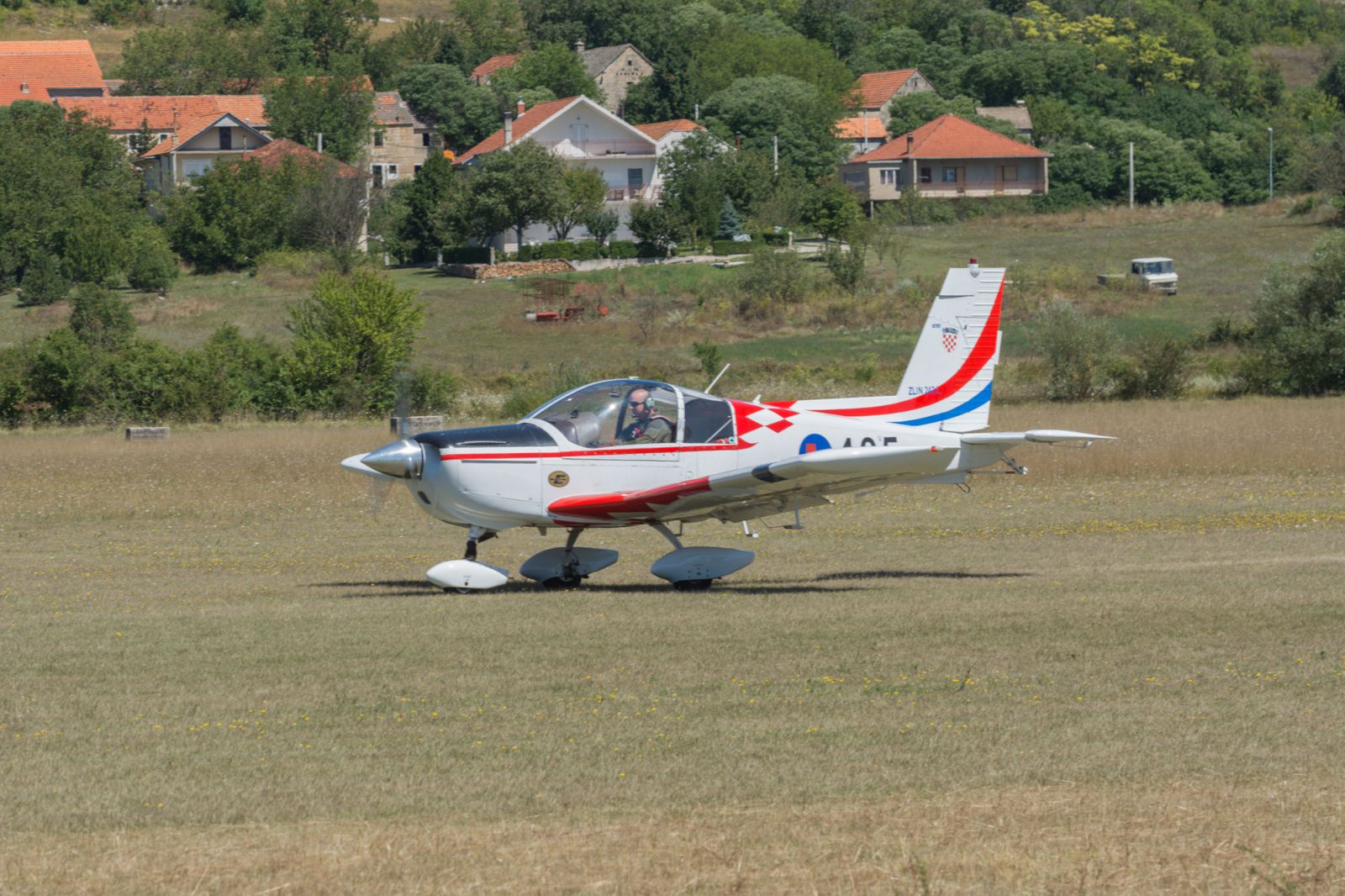 https://www.morh.hr/wp-content/gallery/zrakoplovi-hrz-i-pzo-a-na-air-show-sinj-2016/sinj_20082016_-13.jpg