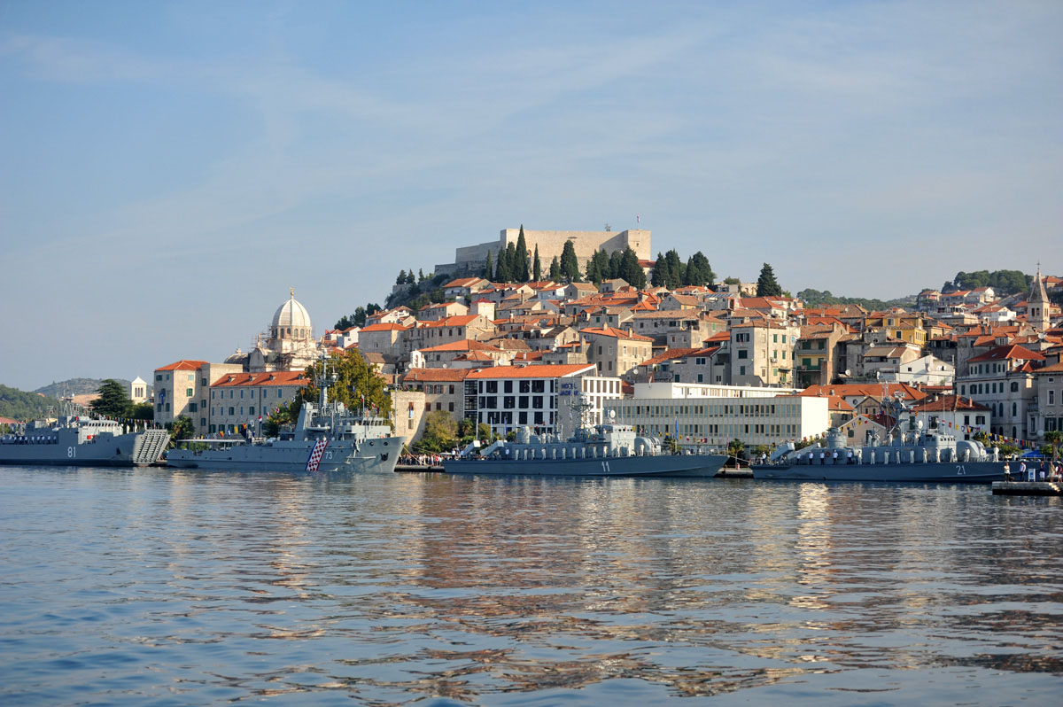 Slika https://www.morh.hr/wp-content/uploads/2017/10/25_god_HRM_16092016_v.jpg