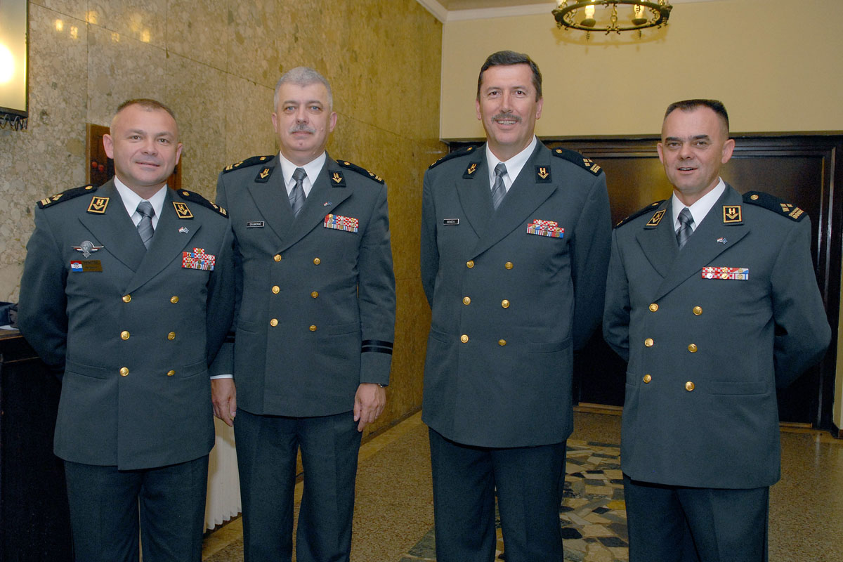 Slika https://www.morh.hr/wp-content/uploads/2017/10/akademija_27052009_6v.jpg