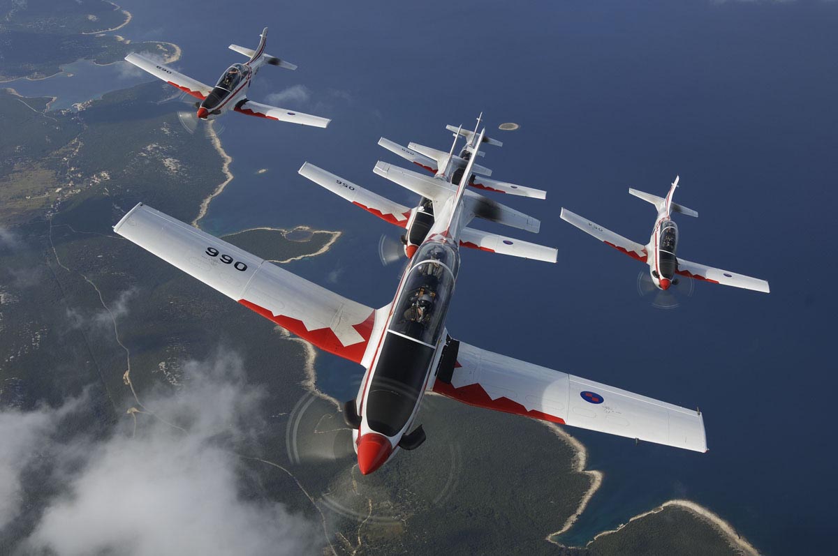 Slika https://www.morh.hr/wp-content/uploads/2017/10/akro_grupa_20090619_v.jpg