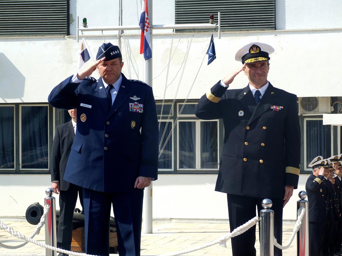 Slika https://www.morh.hr/wp-content/uploads/2017/10/breedlove_19032014_v.jpg