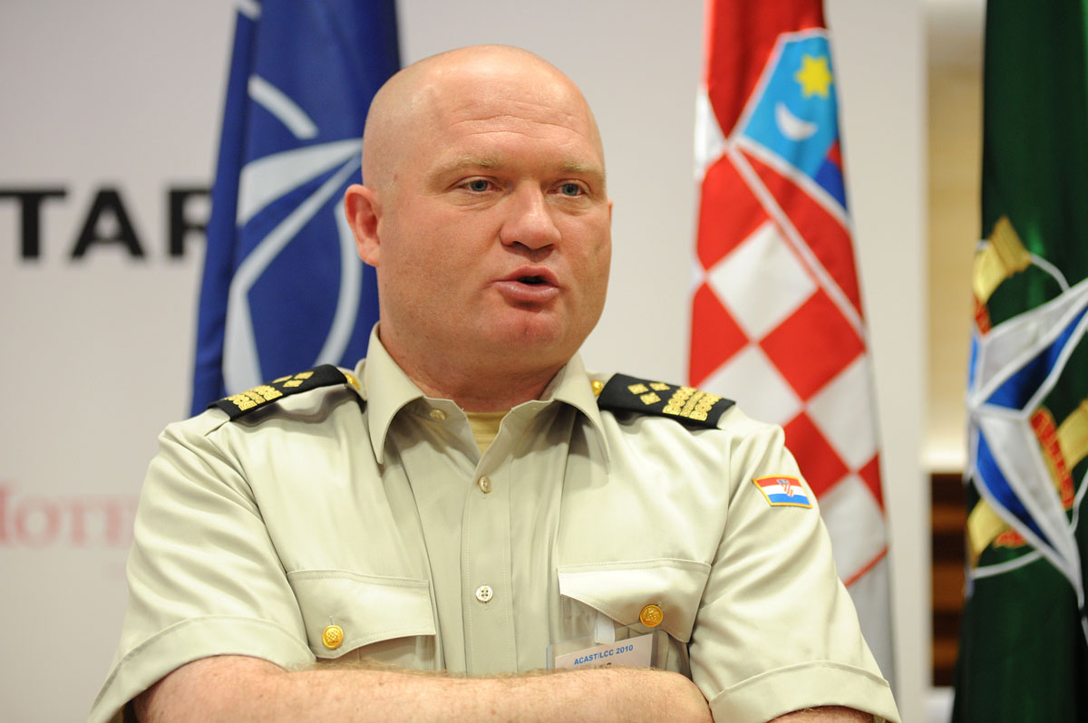 Slika https://www.morh.hr/wp-content/uploads/2017/10/brifing_17062010_v.jpg