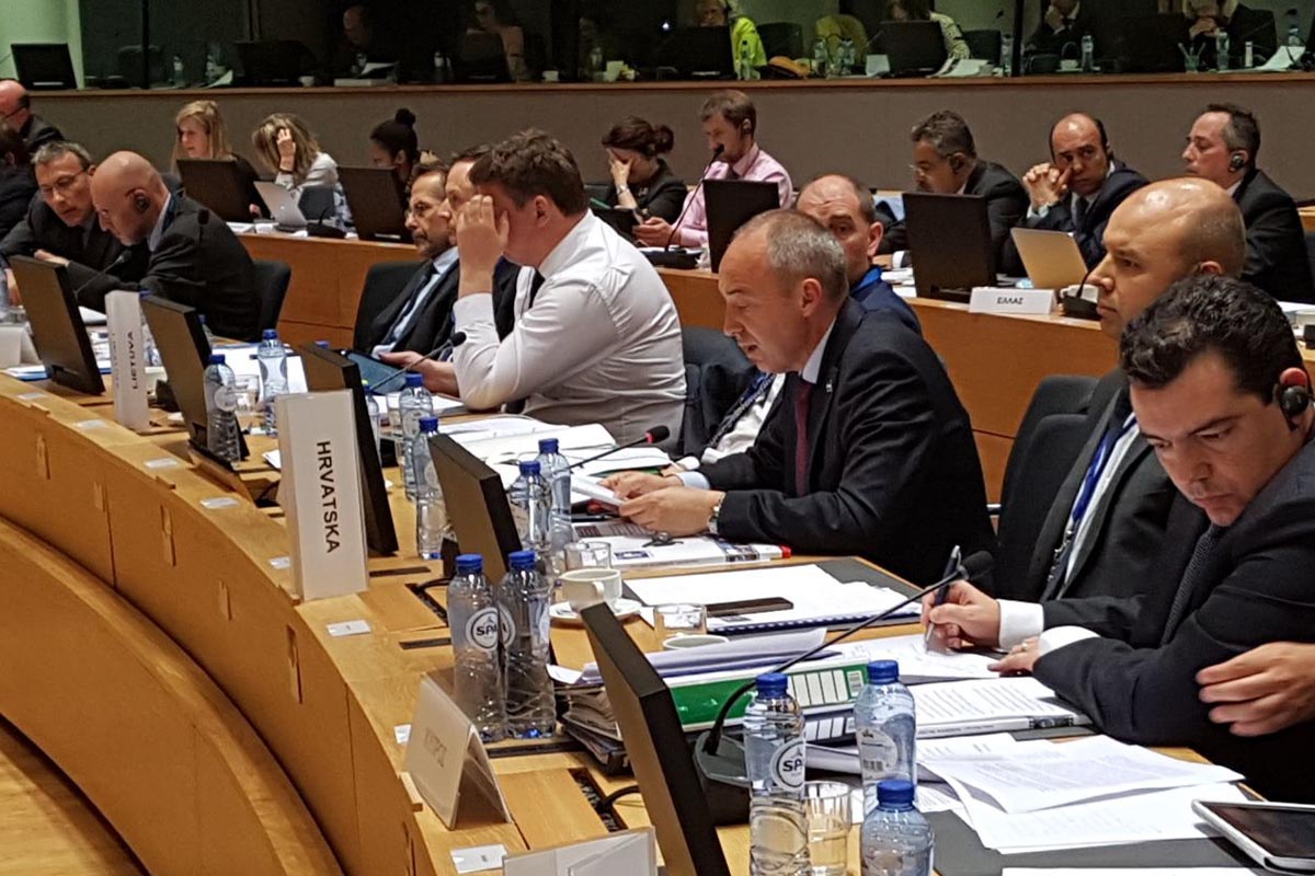 Slika https://www.morh.hr/wp-content/uploads/2017/10/bruxelles_18052017_07_v.jpg