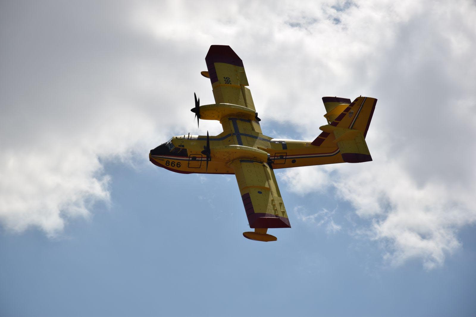 Slika https://www.morh.hr/wp-content/uploads/2017/10/canadair_30082017_v-1.jpg