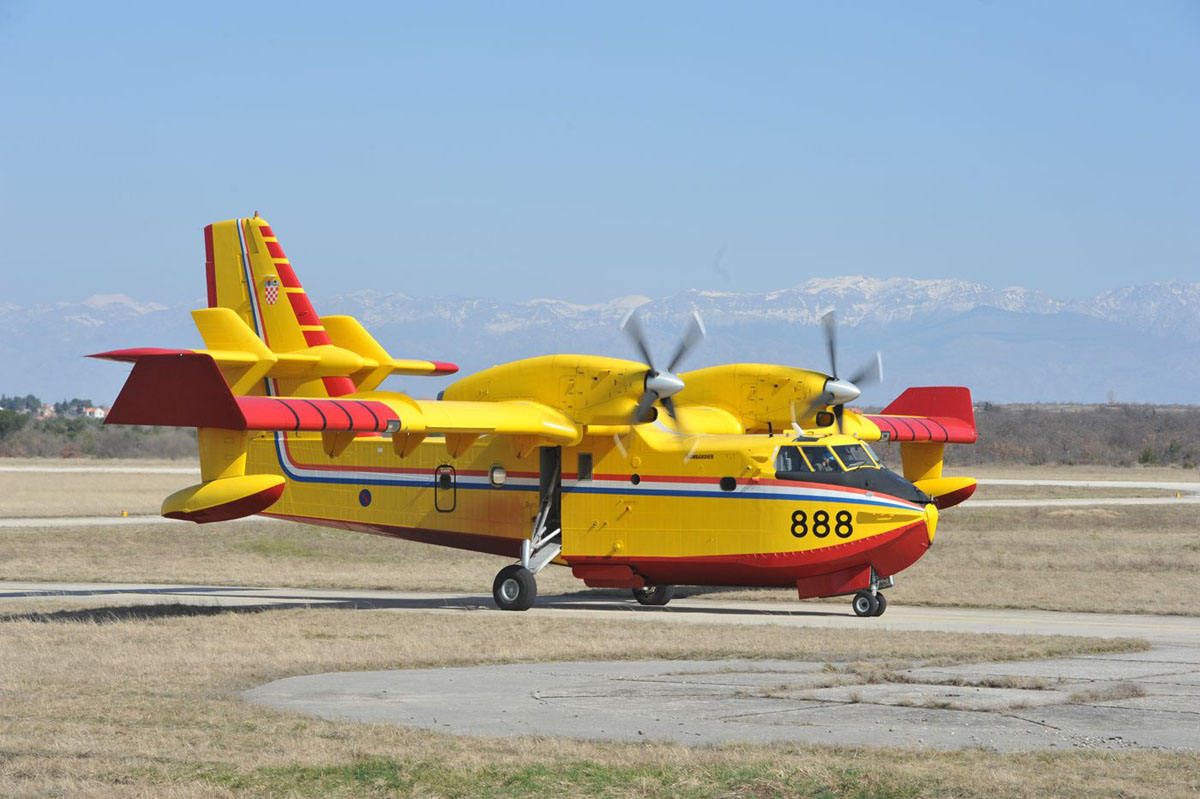 Slika https://www.morh.hr/wp-content/uploads/2017/10/canadiar_05072016_v-3.jpg