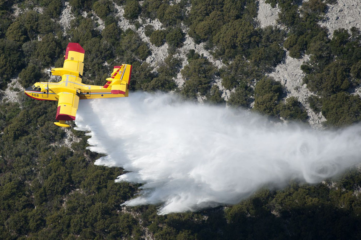 Slika https://www.morh.hr/wp-content/uploads/2017/10/canadiar_07042016_v-3.jpg