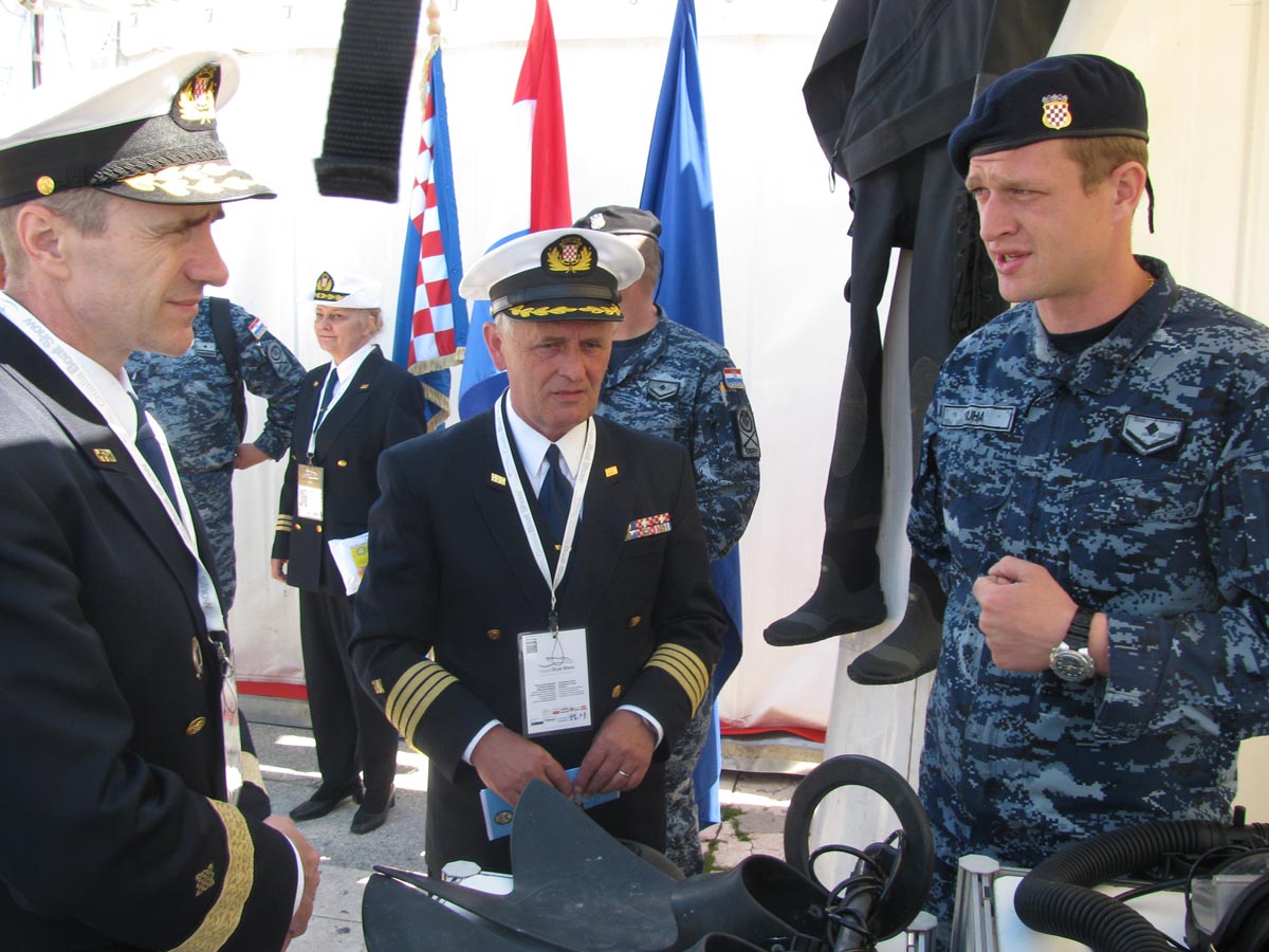 Slika https://www.morh.hr/wp-content/uploads/2017/10/croatia_boat_show_18042013_v.jpg