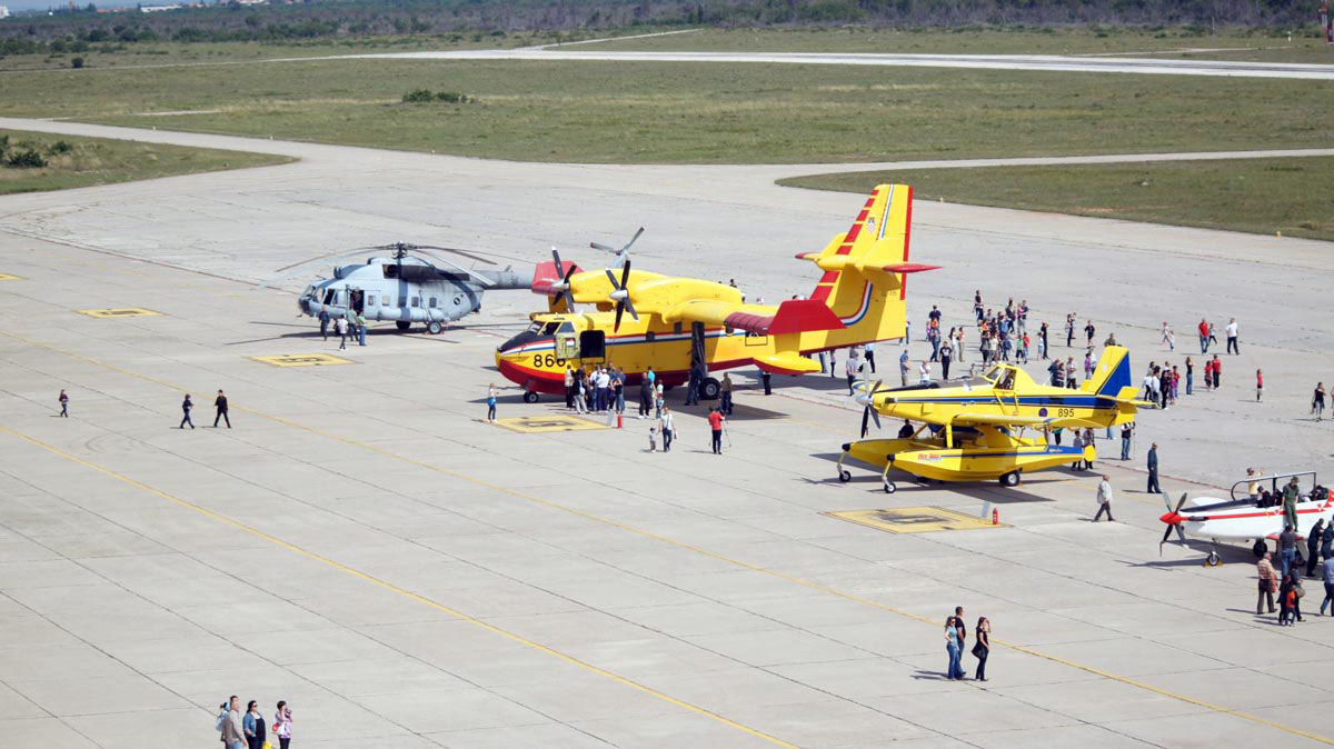 Slika https://www.morh.hr/wp-content/uploads/2017/10/dan_otvorenih_28052012_v.jpg