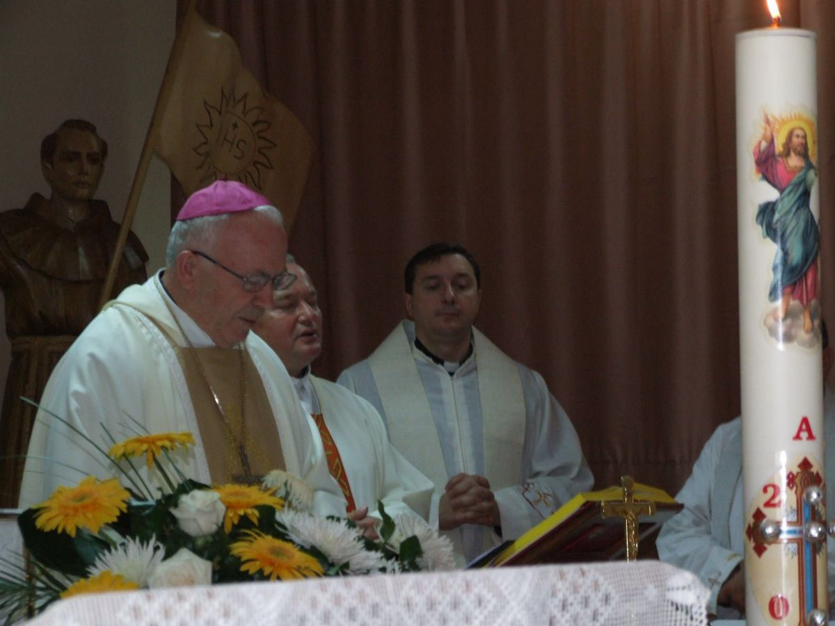 Slika https://www.morh.hr/wp-content/uploads/2017/10/danvojnekapelanijegombr_22102010_v.jpg