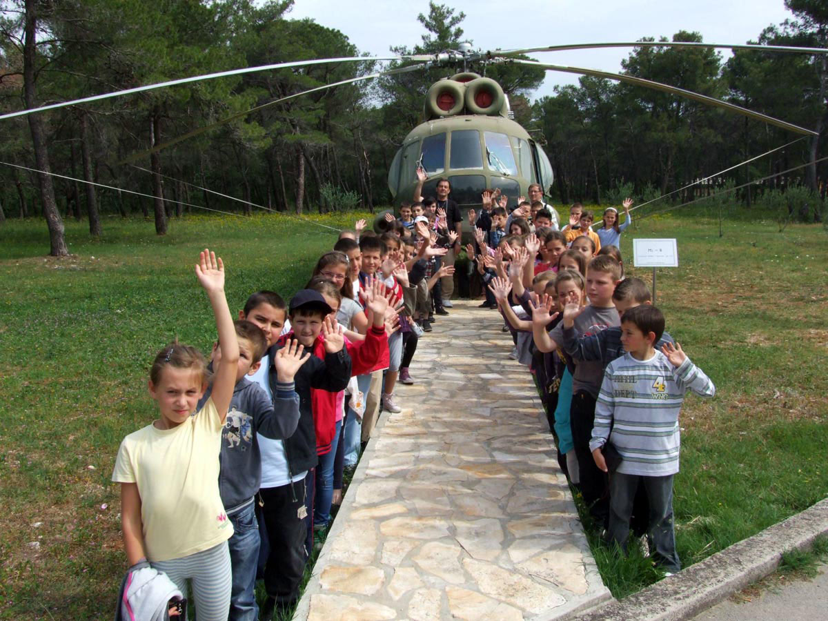 Slika https://www.morh.hr/wp-content/uploads/2017/10/djeca_01062012_v.jpg