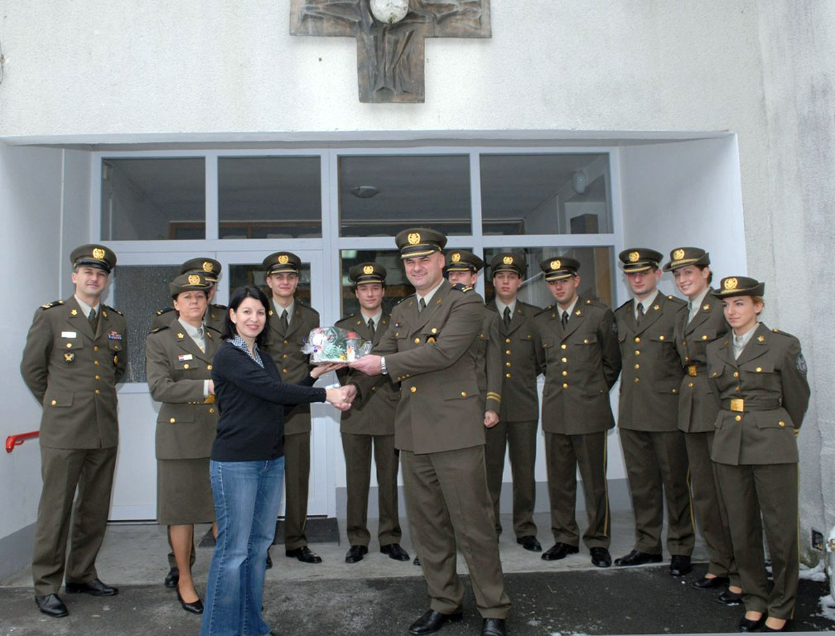 Slika https://www.morh.hr/wp-content/uploads/2017/10/donacija_18122012_v.jpg