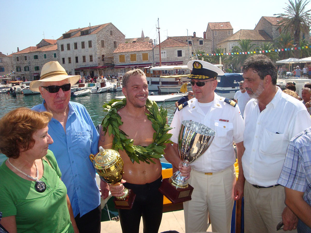 Slika https://www.morh.hr/wp-content/uploads/2017/10/faros_2_30082010_v.jpg