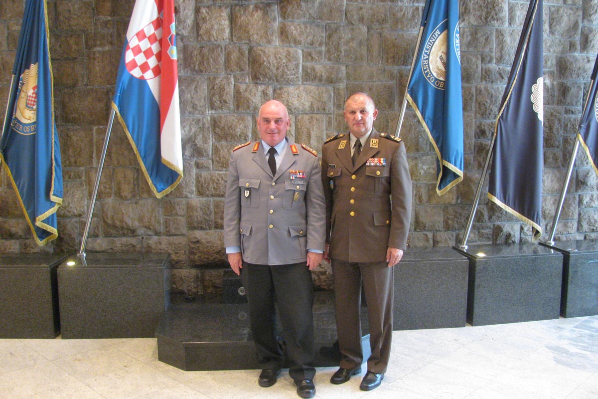 Slika https://www.morh.hr/wp-content/uploads/2017/10/hkov_04102017_v.jpg