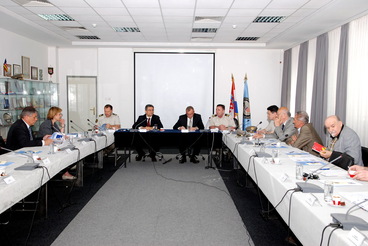 Slika https://www.morh.hr/wp-content/uploads/2017/10/hr_sabora_hvu_25052010_v.jpg