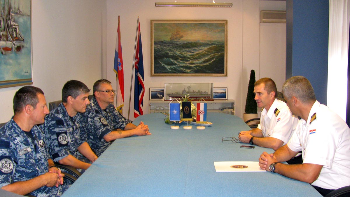 Slika https://www.morh.hr/wp-content/uploads/2017/10/hrm_docasnici_27092013_v.jpg