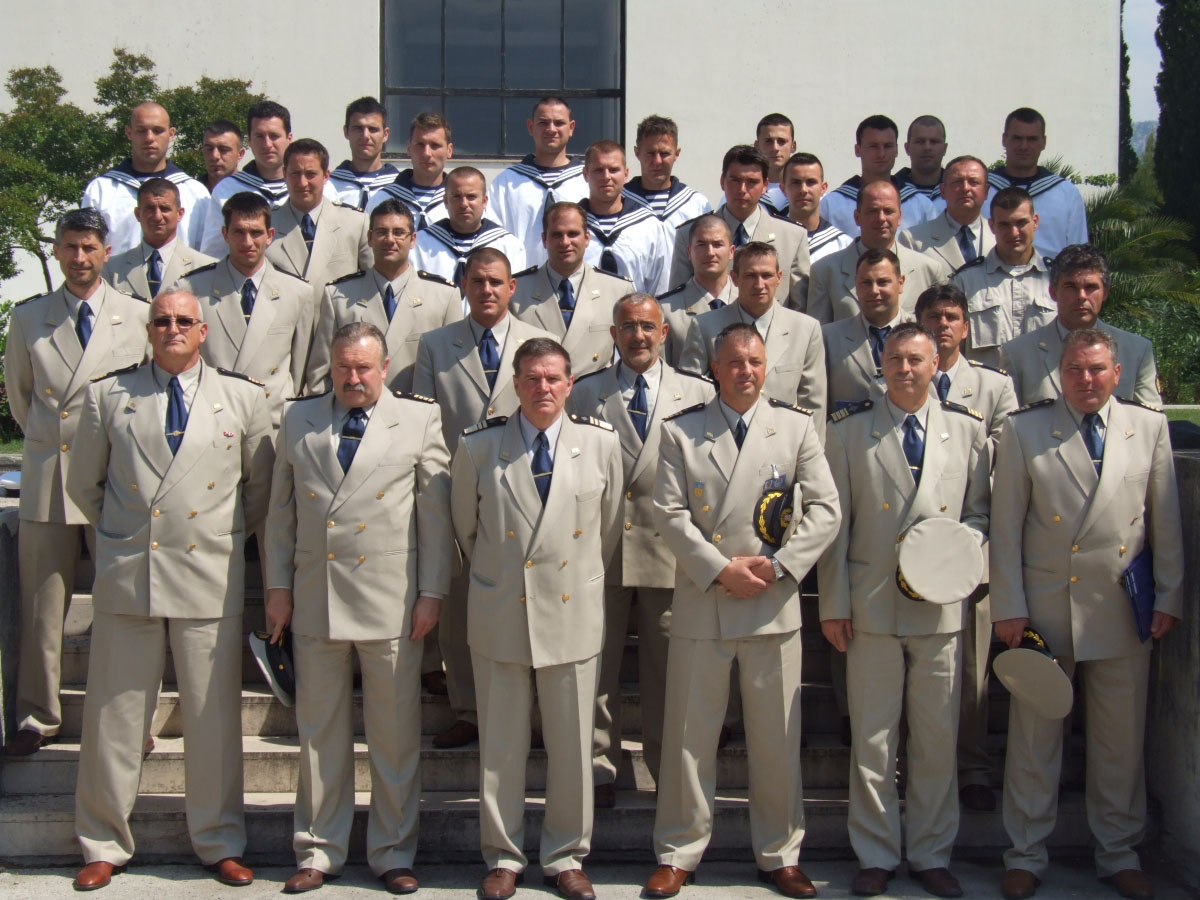 Slika https://www.morh.hr/wp-content/uploads/2017/10/hrm_tecaj_oo_26052011_v.jpg