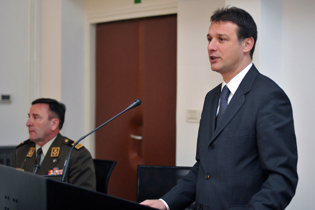 Slika https://www.morh.hr/wp-content/uploads/2017/10/hvu_20110208_06v.jpg