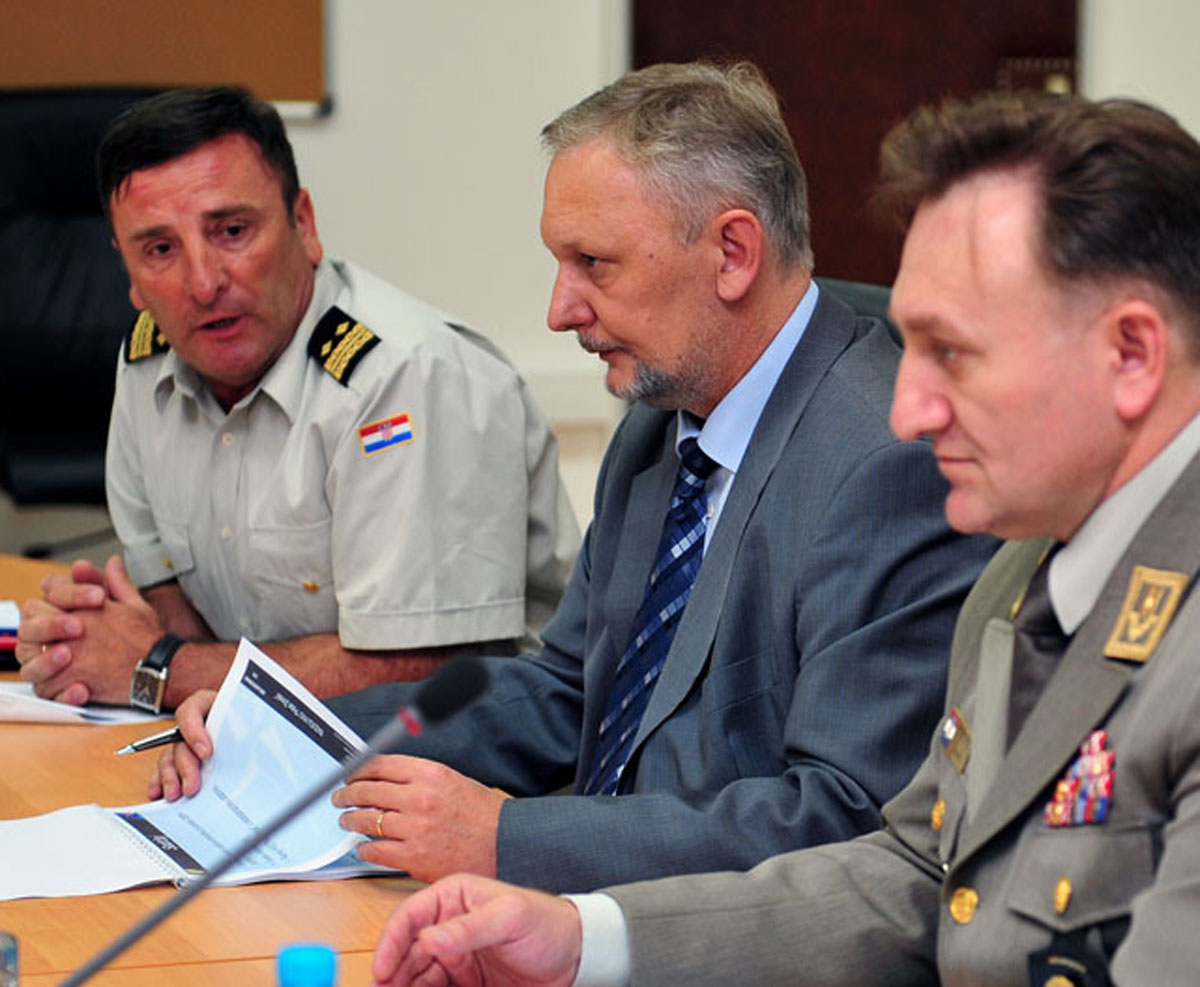 Slika https://www.morh.hr/wp-content/uploads/2017/10/hvu_20110712_a_v.jpg