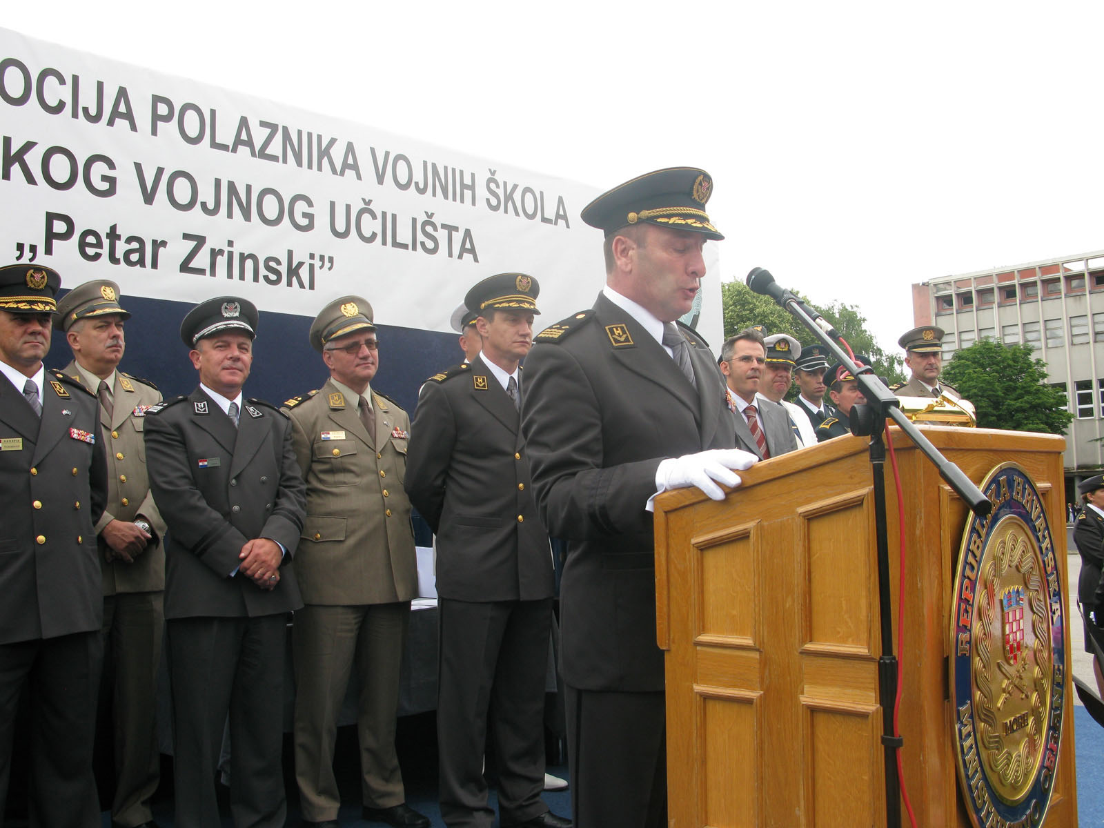 Slika https://www.morh.hr/wp-content/uploads/2017/10/hvu_240609_v.jpg