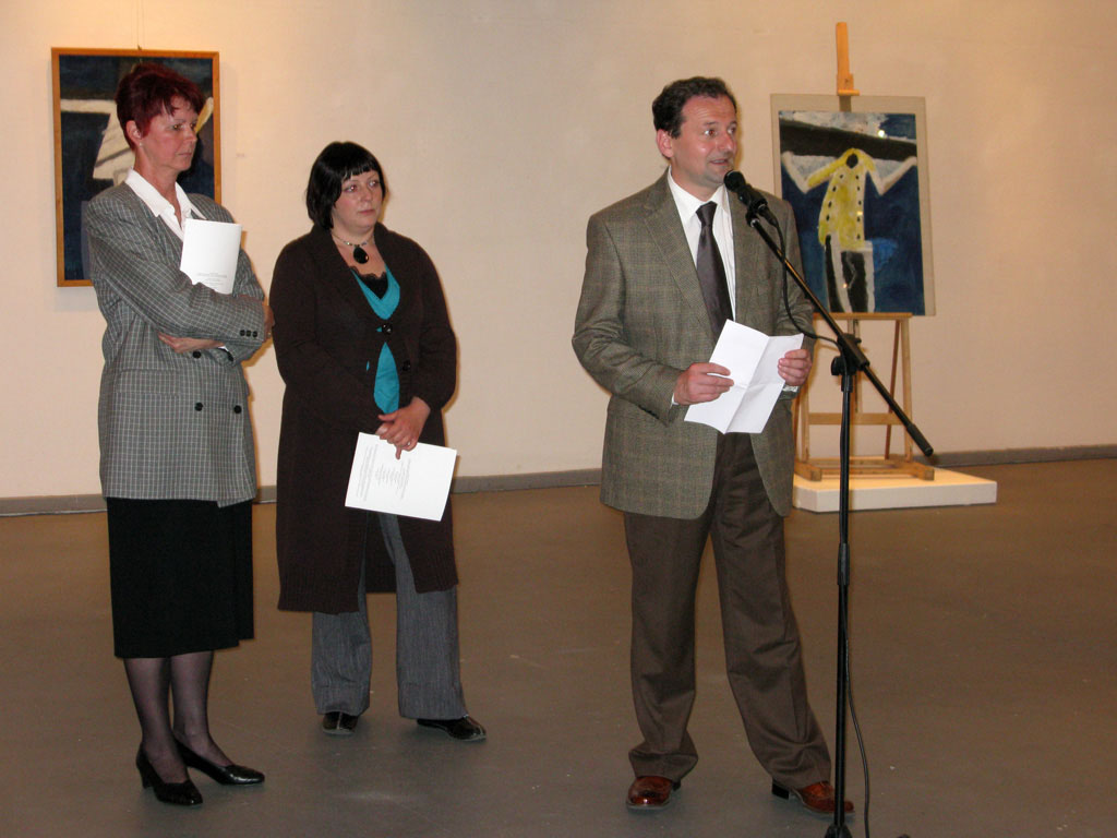 Slika https://www.morh.hr/wp-content/uploads/2017/10/izlozba060509_v.jpg