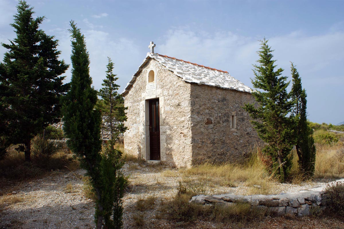 Slika https://www.morh.hr/wp-content/uploads/2017/10/izlozba_06062014_v.jpg