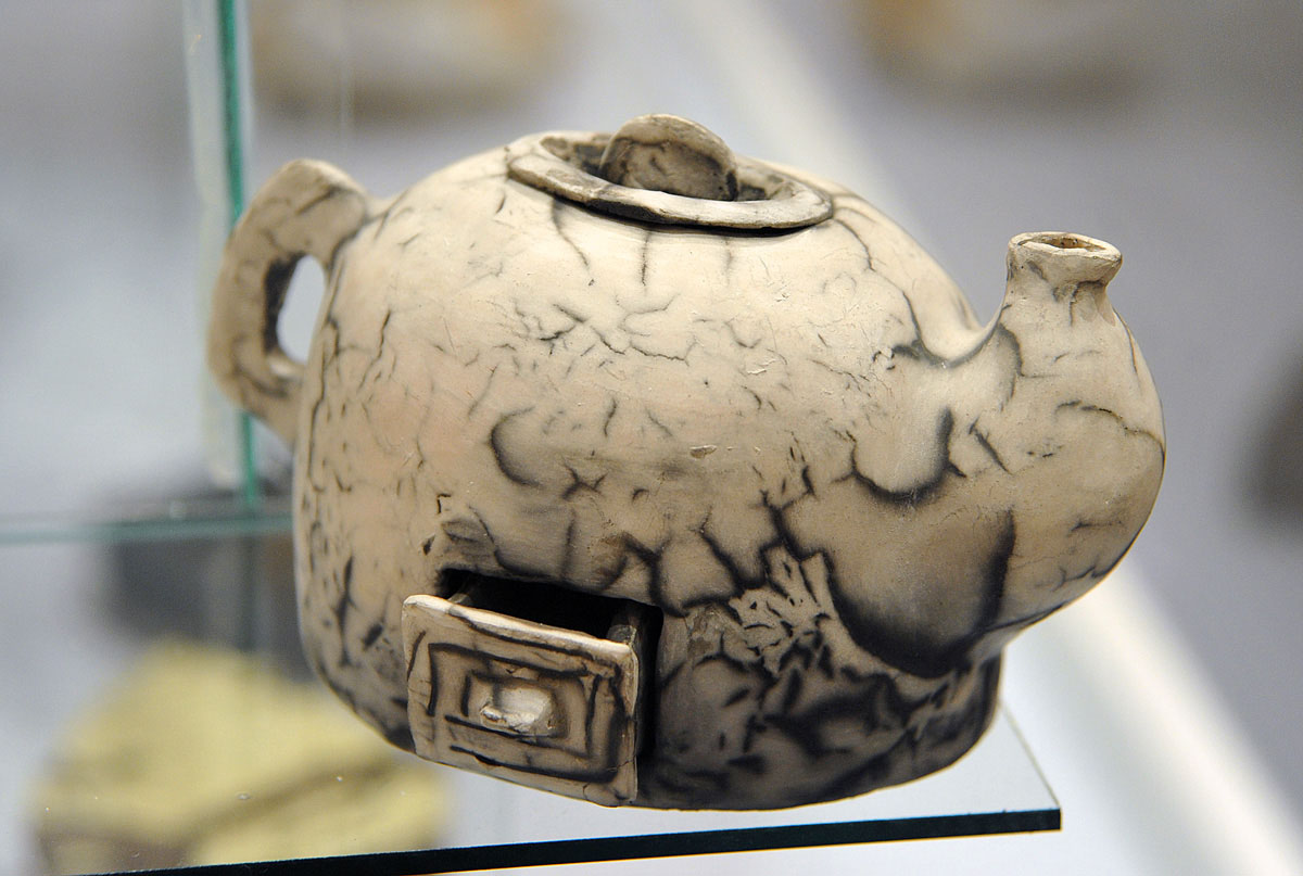 Slika https://www.morh.hr/wp-content/uploads/2017/10/izlozba_liliput_14022012_v.jpg