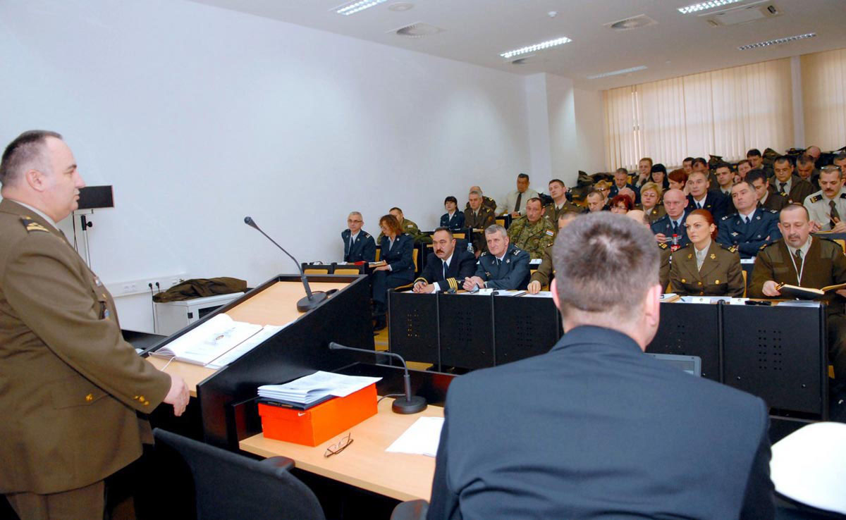 Slika https://www.morh.hr/wp-content/uploads/2017/10/izobrazba_14022012_v.jpg