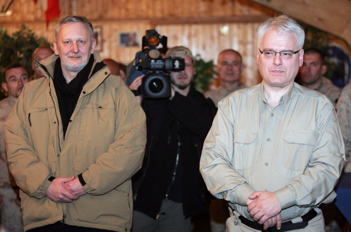 Slika https://www.morh.hr/wp-content/uploads/2017/10/josipovic_kabul14_v.jpg