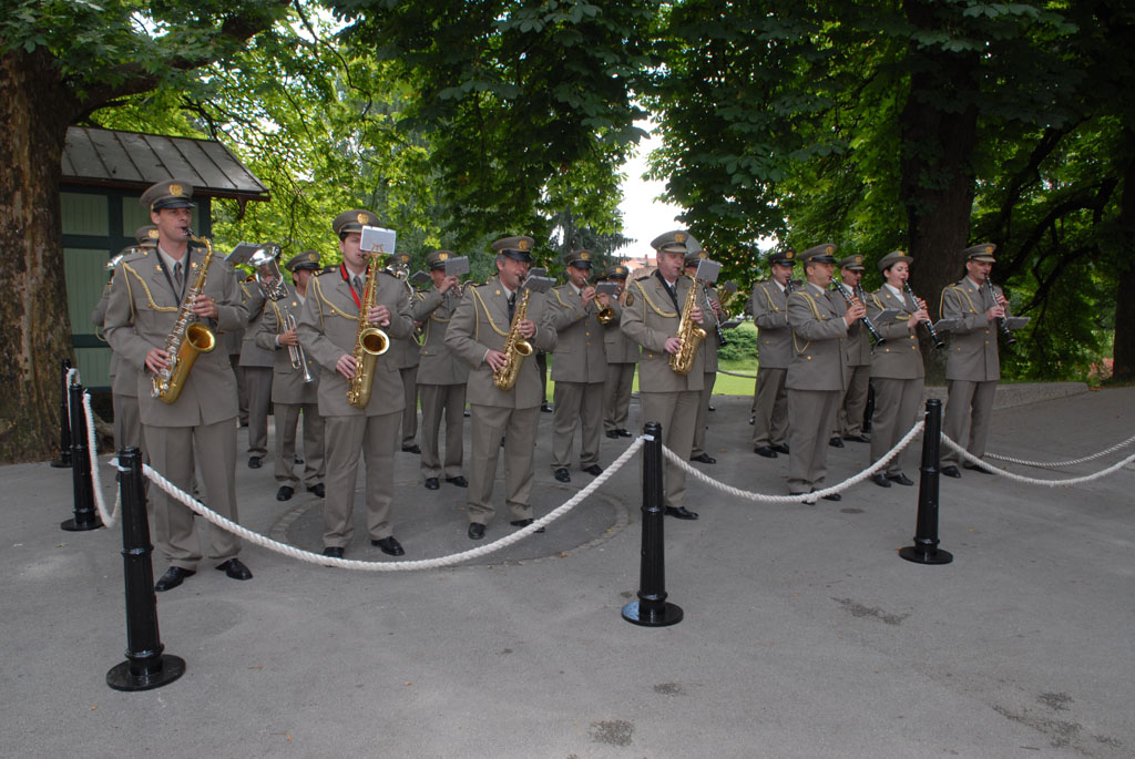 Slika https://www.morh.hr/wp-content/uploads/2017/10/karlovac_jutro__28052009_2v.jpg