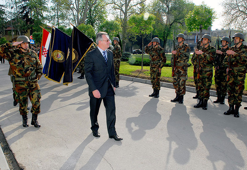 Slika https://www.morh.hr/wp-content/uploads/2017/10/karlovac_v.jpg